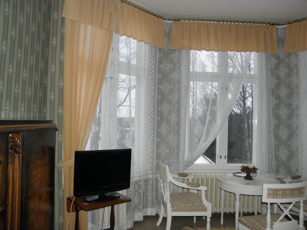 Neitsytniemen Kartano Bed & Breakfast Иматра Екстериор снимка